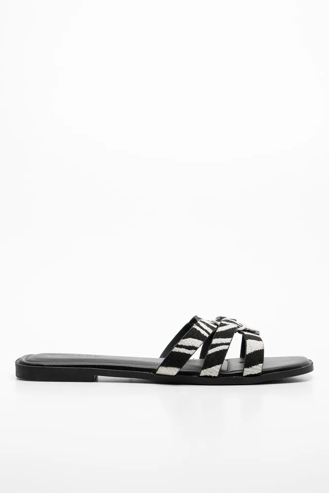 Circle Trim Sandal Black & White
