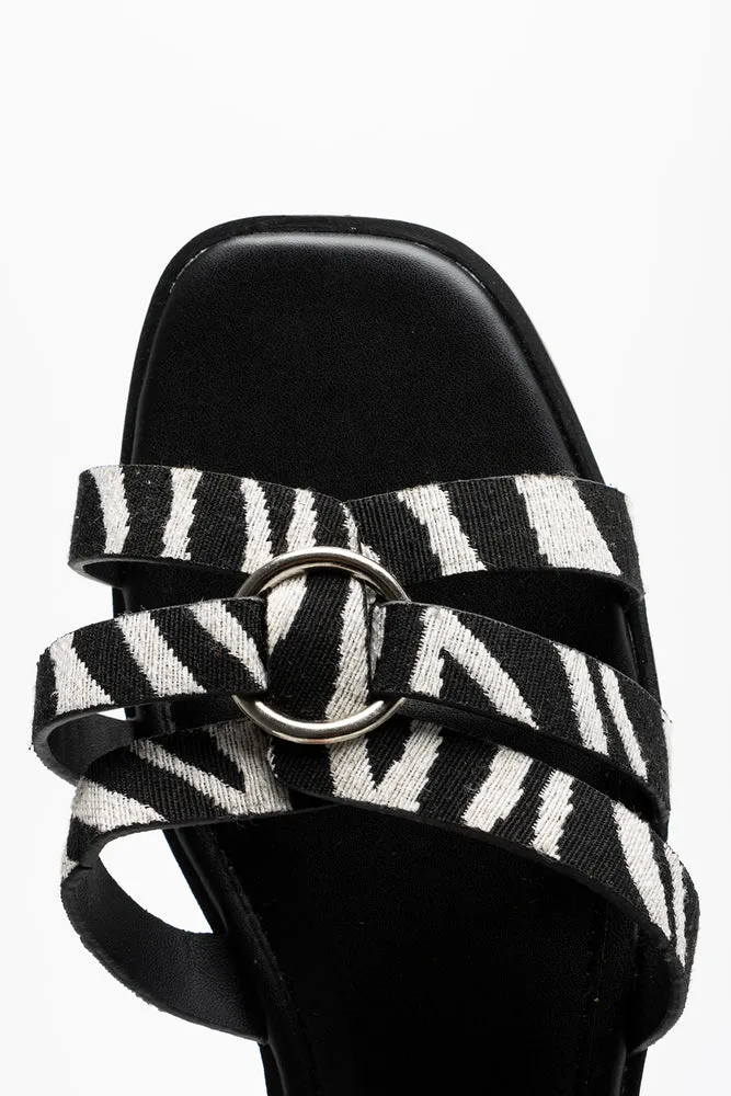 Circle Trim Sandal Black & White