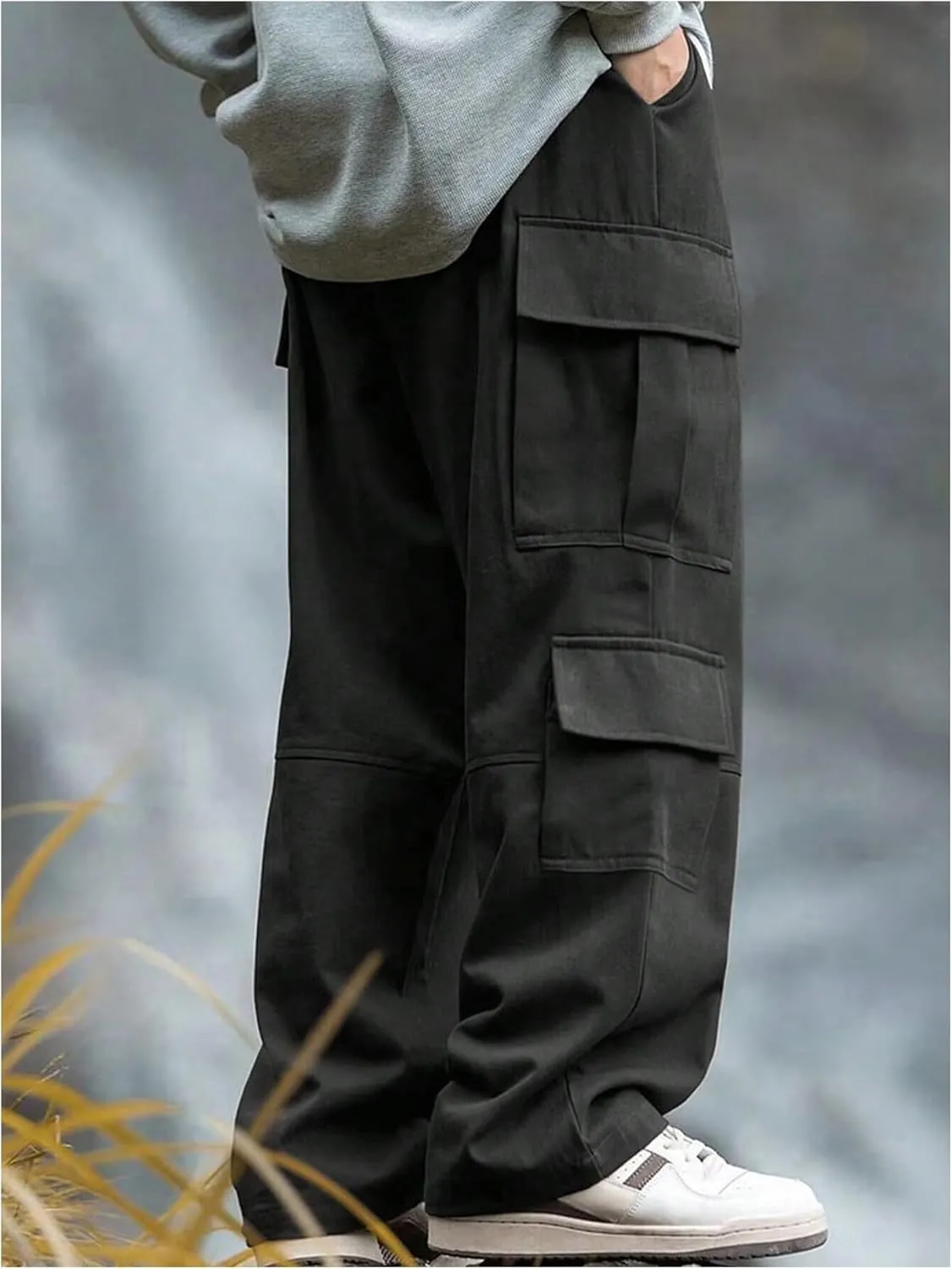 Verdusa Men's Baggy Cargo Pants Drawstring Elastic Waist Flap Pockets Loose Pants